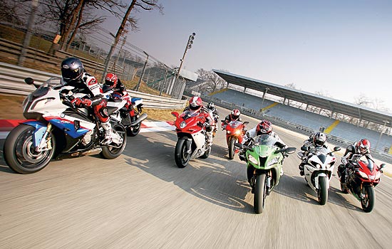 Aprilia RSV4 R, Ducati 1198 SP, BMW S1000RR, KTM 1190 RC8 R, Yamaha YZF-R1, MV Agusta F4, Suzuki GSX